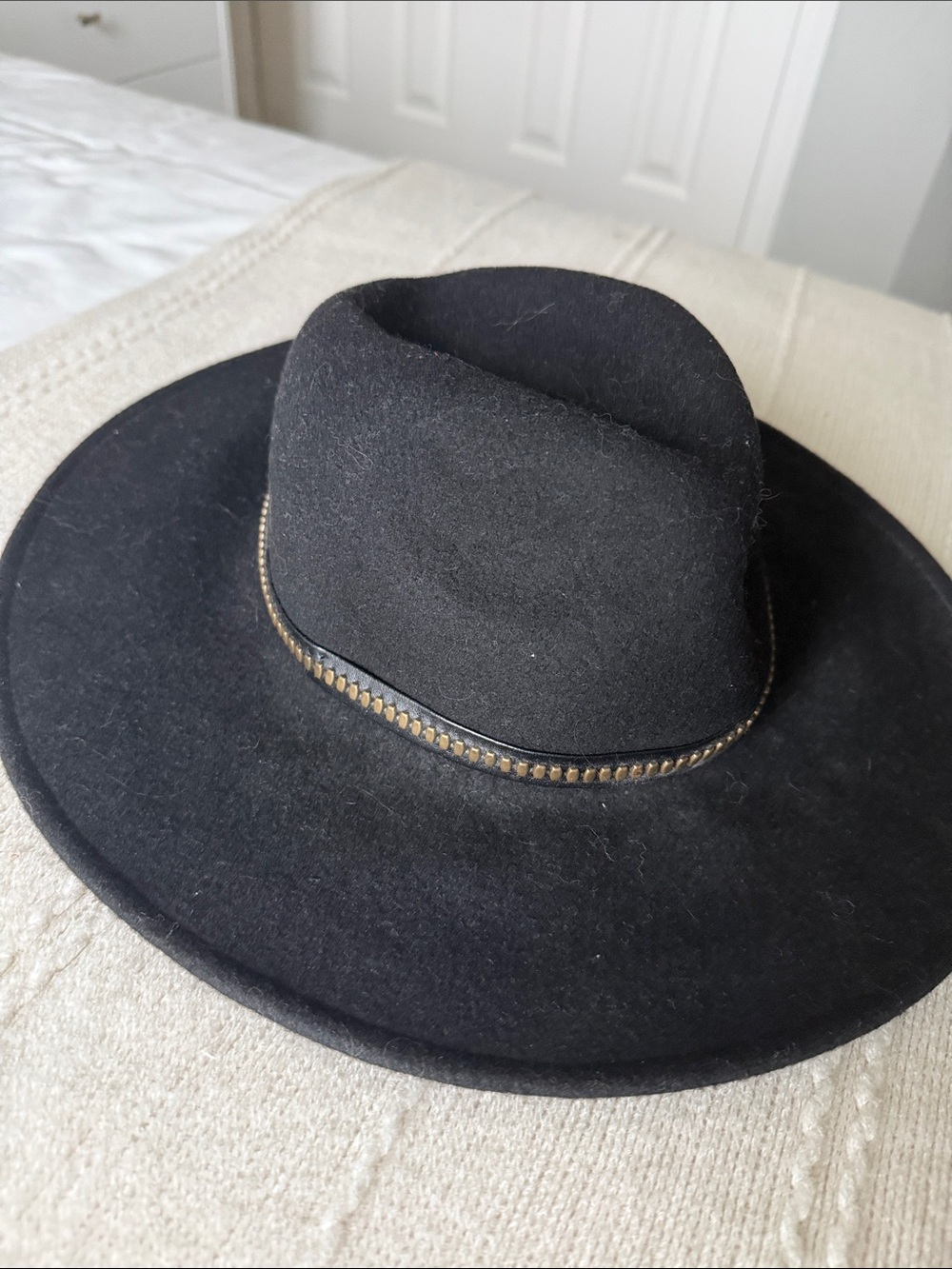 American Eagle Outfitters Black Wide-Brim Felt Hat with Metallic Trim